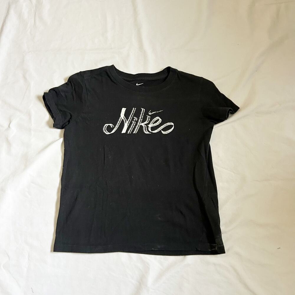 black nike logo graphic short sleeve baby tee